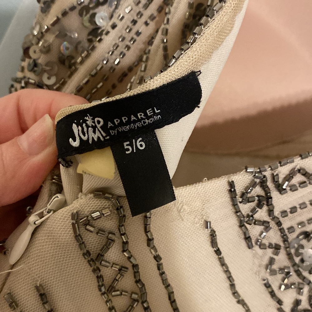 Beautiful formal dress - Picture 10 of 10